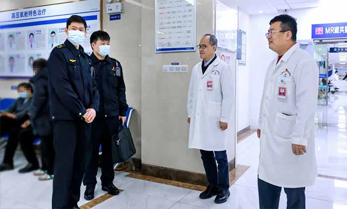 �������г���ֵܾ��Ϻ���ʮ���Կ�ҽԺ��չ�����豸��ȫר���