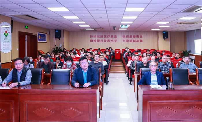 <b>������֮�� �������İ����ⳡ�����ᣬ����ǩ�¶������ĳ�ŵ</b>